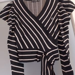 Puff shoulder sweater